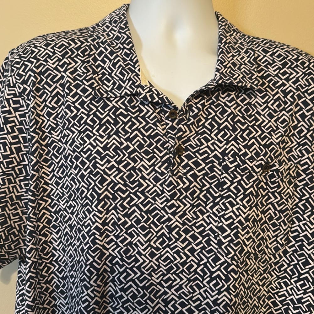 TED BAKER LONDON. Size 7. (XXL)